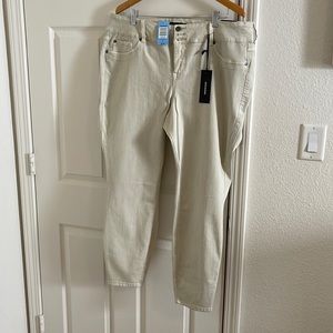 NWT sz22 Torrid Jegging